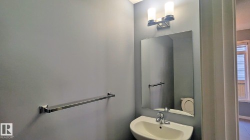 2318 Cassidy Way, Edmonton, AB - Indoor Photo Showing Bathroom