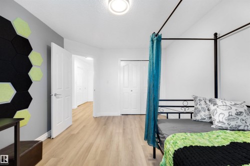 23 882 Ryan Place, Edmonton, AB - Indoor Photo Showing Bedroom