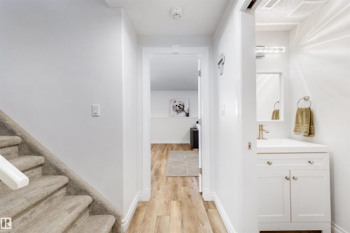 23 882 Ryan Place, Edmonton, AB - Indoor Photo Showing Other Room