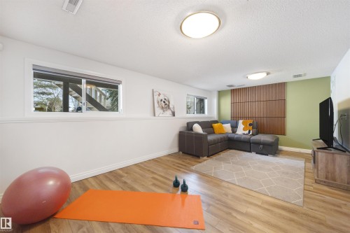 23 882 Ryan Place, Edmonton, AB - Indoor Photo Showing Other Room