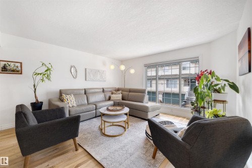 23 882 Ryan Place, Edmonton, AB - Indoor Photo Showing Living Room