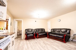 1520 151 Avenue  Edmonton, AB T5Y 3T4