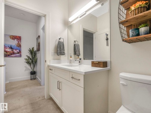 6720 105A Street, Edmonton, AB - Indoor Photo Showing Bathroom