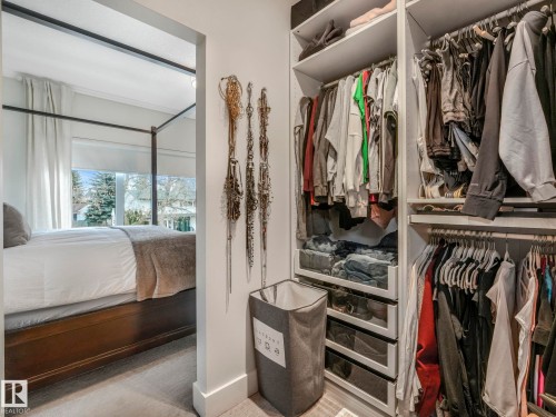 6720 105A Street, Edmonton, AB - Indoor With Storage