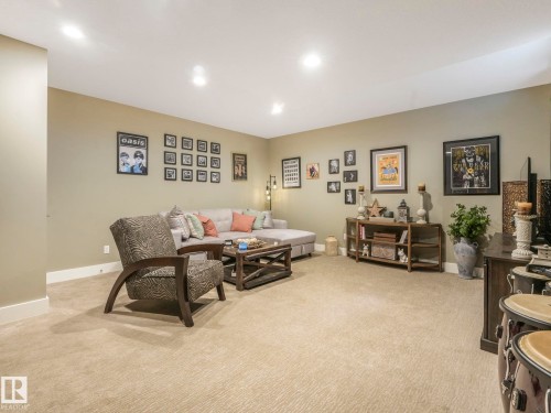 6720 105A Street, Edmonton, AB - Indoor