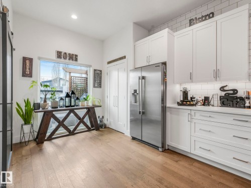 6720 105A Street, Edmonton, AB - Indoor Photo Showing Kitchen