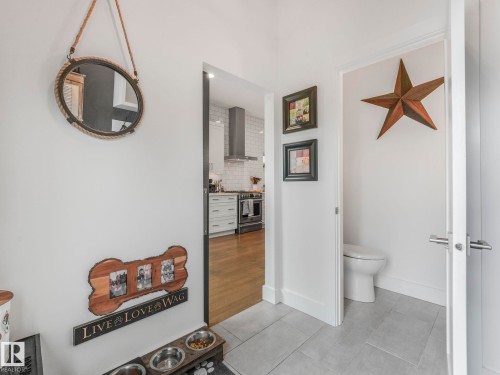 6720 105A Street, Edmonton, AB - Indoor Photo Showing Bathroom