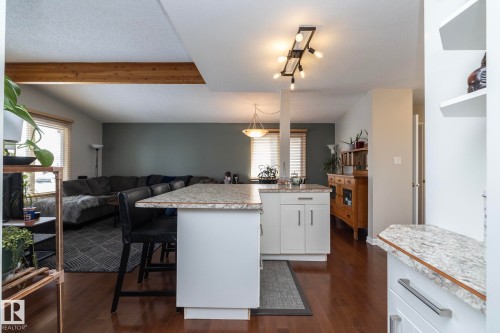 7123 39A Avenue Nw, Edmonton, AB - Indoor Photo Showing Kitchen