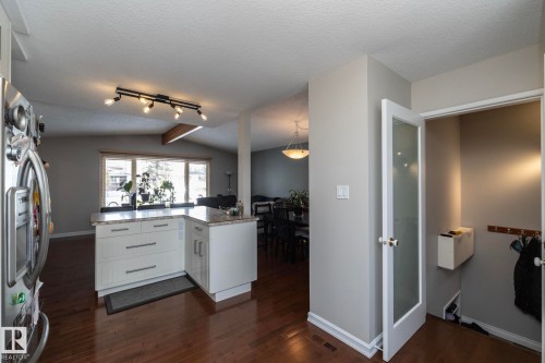 7123 39A Avenue Nw, Edmonton, AB - Indoor