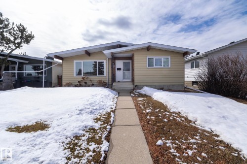 7123 39A Avenue Nw, Edmonton, AB - Outdoor With Facade
