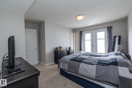 7123 39A Avenue Nw, Edmonton, AB - Indoor Photo Showing Bedroom