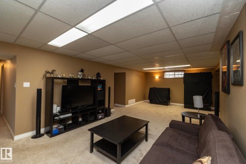 7123 39A Avenue Nw, Edmonton, AB - Indoor Photo Showing Basement