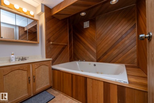 7123 39A Avenue Nw, Edmonton, AB - Indoor