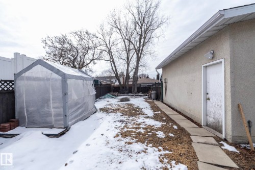 7123 39A Avenue Nw, Edmonton, AB - Outdoor