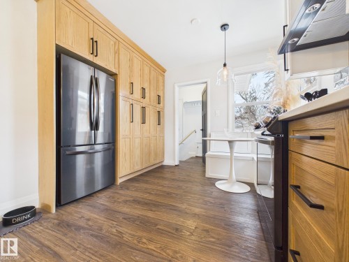 8746 84 Avenue, Edmonton, AB - Indoor Photo Showing Kitchen