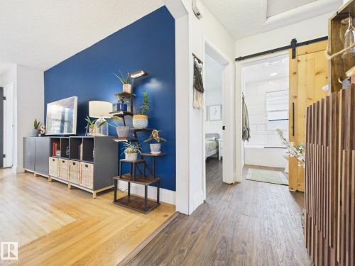 8746 84 Avenue, Edmonton, AB - Indoor Photo Showing Other Room