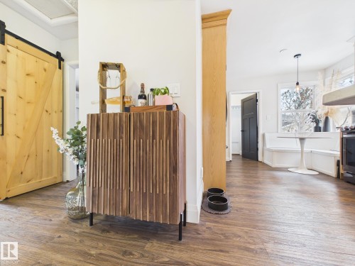 8746 84 Avenue, Edmonton, AB - Indoor