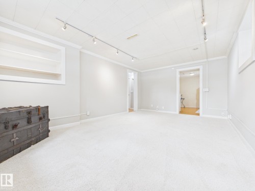 8746 84 Avenue, Edmonton, AB - Indoor Photo Showing Other Room