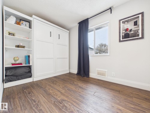 8746 84 Avenue, Edmonton, AB - Indoor Photo Showing Other Room