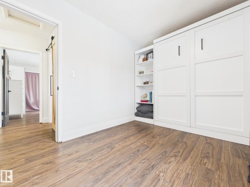 8746 84 Avenue, Edmonton, AB - Indoor Photo Showing Other Room