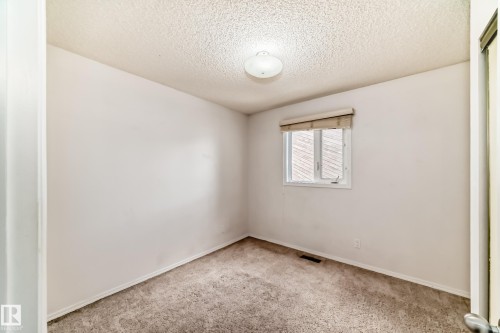 4714 26 Avenue, Edmonton, AB - Indoor Photo Showing Other Room