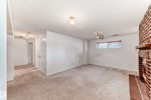 4714 26 Avenue, Edmonton, AB - Indoor Photo Showing Other Room