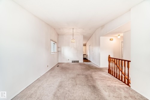 4714 26 Avenue, Edmonton, AB - Indoor Photo Showing Other Room