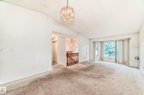 4714 26 Avenue, Edmonton, AB - Indoor Photo Showing Other Room