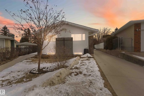 4023 86 Street Nw, Edmonton, AB - Outdoor