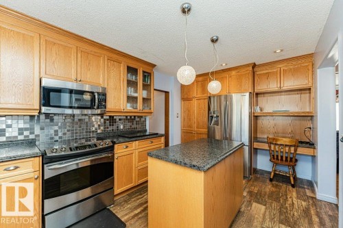 3528 112 Street, Edmonton, AB - Indoor Photo Showing Kitchen With Upgraded Kitchen