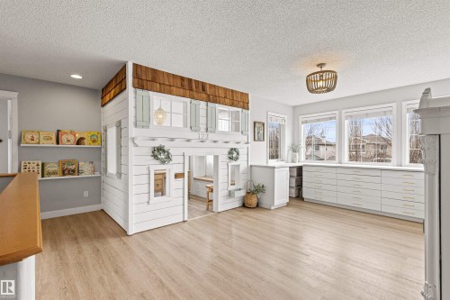 33 English Way, St. Albert, AB - Indoor