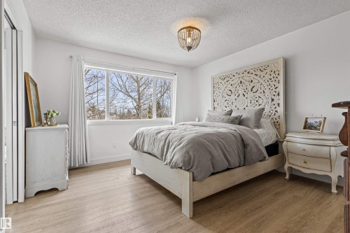 33 English Way, St. Albert, AB - Indoor Photo Showing Bedroom