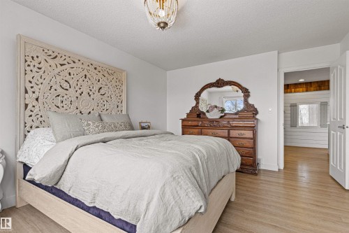 33 English Way, St. Albert, AB - Indoor Photo Showing Bedroom