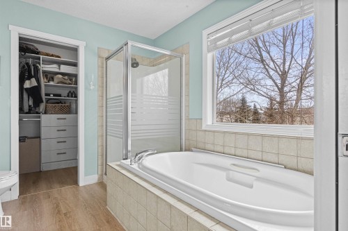 33 English Way, St. Albert, AB - Indoor Photo Showing Bathroom