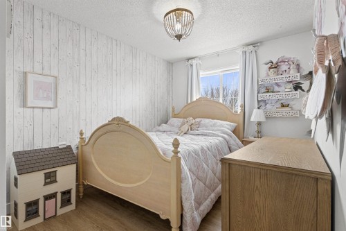 33 English Way, St. Albert, AB - Indoor Photo Showing Bedroom