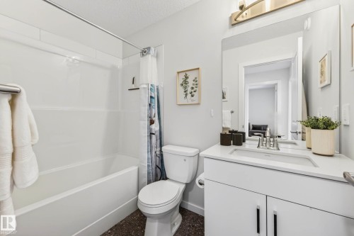 139 Stonehouse Way, Leduc, AB - Indoor Photo Showing Bathroom