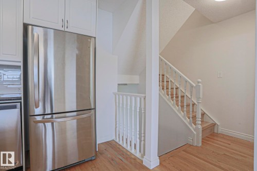 13 9505 176 Street, Edmonton, AB - Indoor