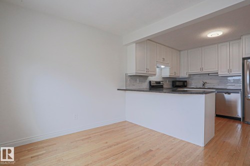 13 9505 176 Street, Edmonton, AB - Indoor Photo Showing Kitchen
