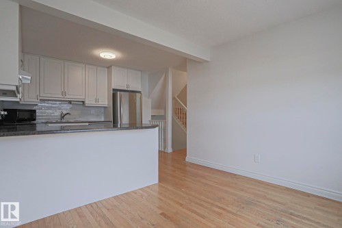 13 9505 176 Street, Edmonton, AB - Indoor Photo Showing Kitchen