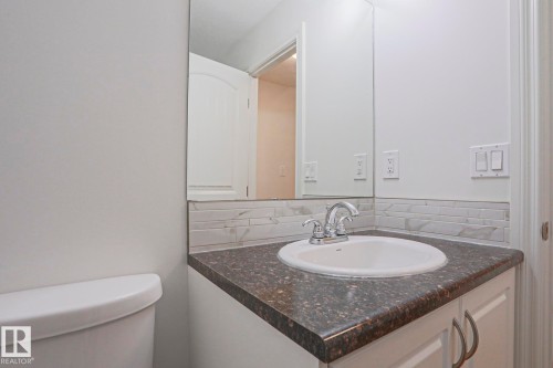 13 9505 176 Street, Edmonton, AB - Indoor Photo Showing Bathroom