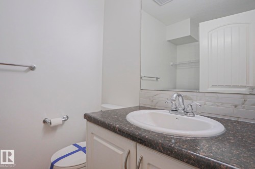 13 9505 176 Street, Edmonton, AB - Indoor Photo Showing Bathroom