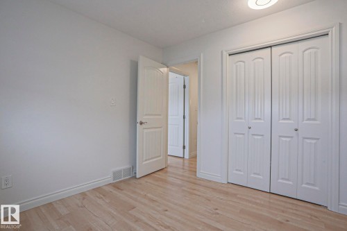 13 9505 176 Street, Edmonton, AB - Indoor