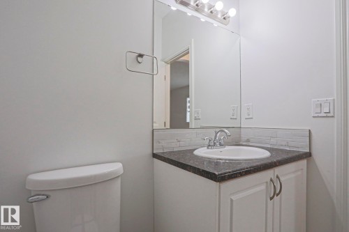 13 9505 176 Street, Edmonton, AB - Indoor Photo Showing Bathroom