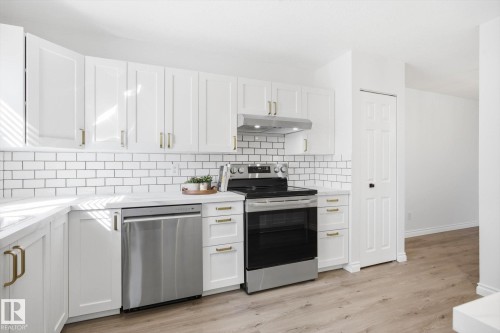 857 Erin Place, Edmonton, AB - Indoor Photo Showing Kitchen With Upgraded Kitchen