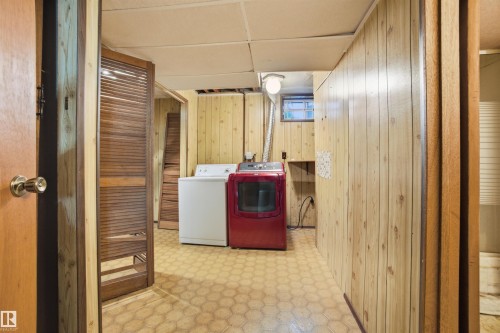 8616 179 Street, Edmonton, AB - Indoor Photo Showing Laundry Room