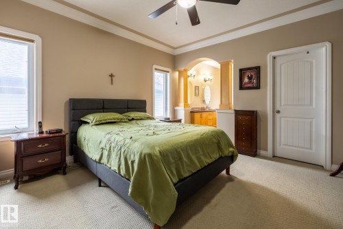 135 Fraser Way, Edmonton, AB - Indoor Photo Showing Bedroom