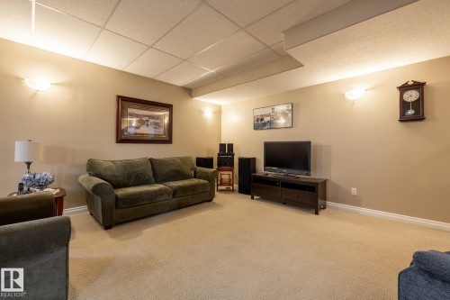 135 Fraser Way, Edmonton, AB - Indoor Photo Showing Other Room