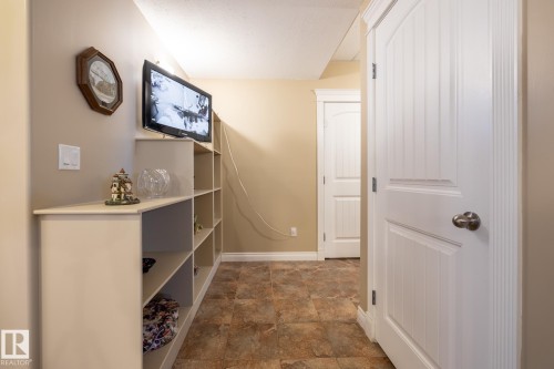 135 Fraser Way, Edmonton, AB - Indoor Photo Showing Other Room
