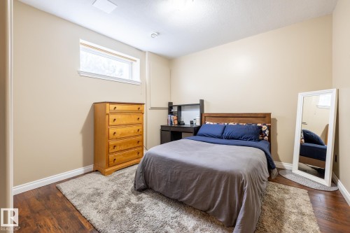 135 Fraser Way, Edmonton, AB - Indoor Photo Showing Bedroom