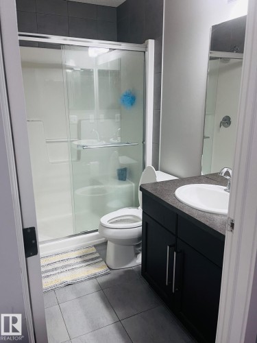 4427 6 Street, Edmonton, AB - Indoor Photo Showing Bathroom
